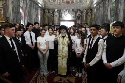 Curs festiv şi revedere după zece ani la Seminarul Teologic „Sf. Andrei“ – fotografia 32
