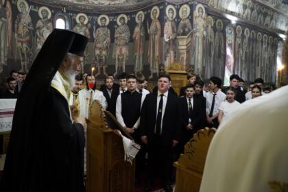 Curs festiv şi revedere după zece ani la Seminarul Teologic „Sf. Andrei“ – fotografia 33