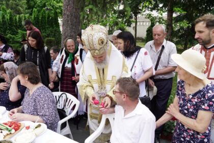 Duminica vindecării orbului din naştere la Catedrala Arhiepiscopală din Galaţi – fotografia 65