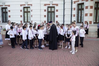 Serbarea elevilor seminarişti gălăţeni – fotografia 1