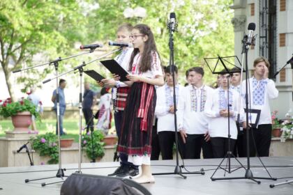 Serbarea elevilor seminarişti gălăţeni – fotografia 3