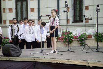 Serbarea elevilor seminarişti gălăţeni – fotografia 5