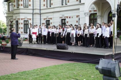 Serbarea elevilor seminarişti gălăţeni – fotografia 25