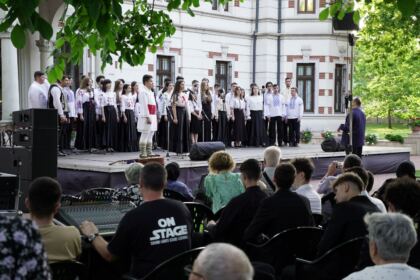 Serbarea elevilor seminarişti gălăţeni – fotografia 33