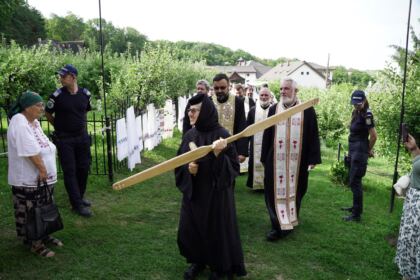 Pelerinajul tinerilor la hramul Mănăstirii Buciumeni – fotografia 14