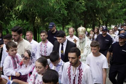 Pelerinajul tinerilor la hramul Mănăstirii Buciumeni – fotografia 18