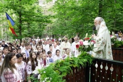Pelerinajul tinerilor la hramul Mănăstirii Buciumeni – fotografia 26