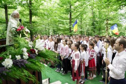 Pelerinajul tinerilor la hramul Mănăstirii Buciumeni – fotografia 30