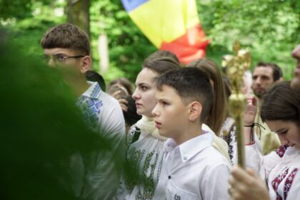 Pelerinajul tinerilor la hramul Mănăstirii Buciumeni – fotografia 31