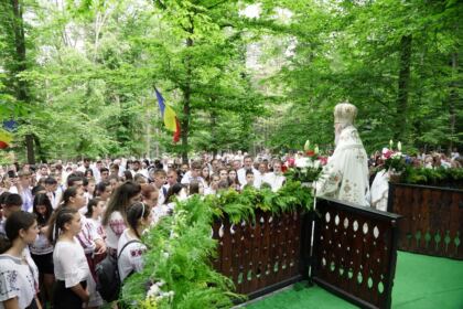 Pelerinajul tinerilor la hramul Mănăstirii Buciumeni – fotografia 42