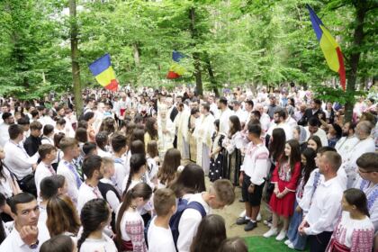 Pelerinajul tinerilor la hramul Mănăstirii Buciumeni – fotografia 43