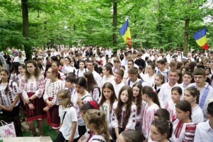 Pelerinajul tinerilor la hramul Mănăstirii Buciumeni – fotografia 47