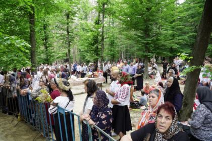 Pelerinajul tinerilor la hramul Mănăstirii Buciumeni – fotografia 49