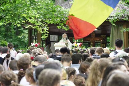 Pelerinajul tinerilor la hramul Mănăstirii Buciumeni – fotografia 60