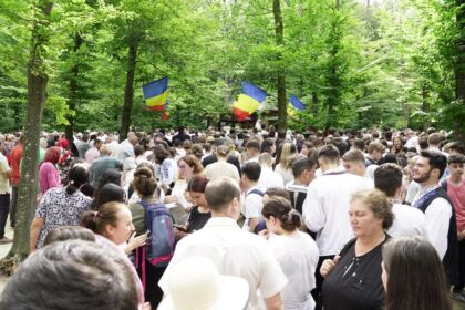Pelerinajul tinerilor la hramul Mănăstirii Buciumeni – fotografia 61