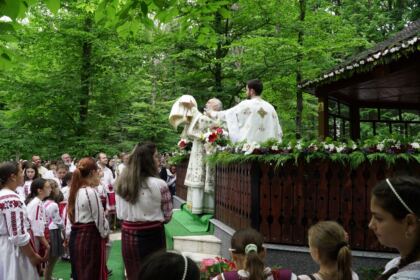 Pelerinajul tinerilor la hramul Mănăstirii Buciumeni – fotografia 68