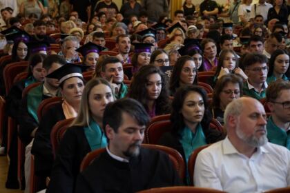Cursul festiv al absolvenţilor Facultăţii de Istorie, Filosofie şi Teologie din Galaţi – fotografia 23