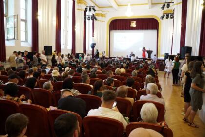 Cursul festiv al absolvenţilor Facultăţii de Istorie, Filosofie şi Teologie din Galaţi – fotografia 40
