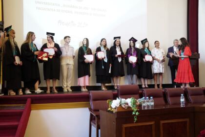 Cursul festiv al absolvenţilor Facultăţii de Istorie, Filosofie şi Teologie din Galaţi – fotografia 46