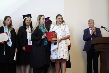 Cursul festiv al absolvenţilor Facultăţii de Istorie, Filosofie şi Teologie din Galaţi – fotografia 47