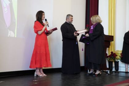 Cursul festiv al absolvenţilor Facultăţii de Istorie, Filosofie şi Teologie din Galaţi – fotografia 56