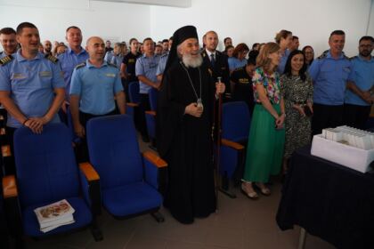 Rugăciune, recunoştinţă şi filantropie la Penitenciarul Galaţi – fotografia 16