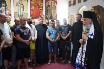 Rugăciune, recunoştinţă şi filantropie la Penitenciarul Galaţi – fotografia 32