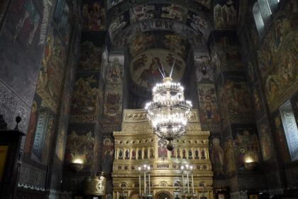 Rugăciune şi filantropie la Catedrala Arhiepiscopală din Galaţi – fotografia 2