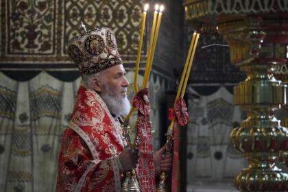 Rugăciune şi filantropie la Catedrala Arhiepiscopală din Galaţi – fotografia 9