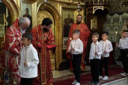 Rugăciune şi filantropie la Catedrala Arhiepiscopală din Galaţi – fotografia 11