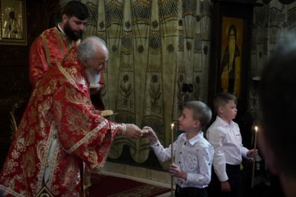 Rugăciune şi filantropie la Catedrala Arhiepiscopală din Galaţi – fotografia 14
