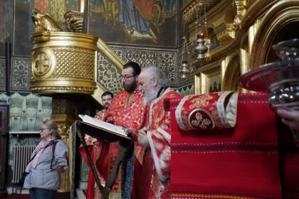 Rugăciune şi filantropie la Catedrala Arhiepiscopală din Galaţi – fotografia 26