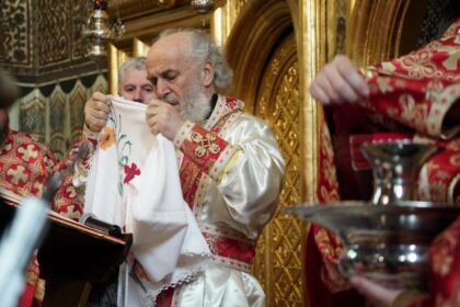 Rugăciune şi filantropie la Catedrala Arhiepiscopală din Galaţi – fotografia 27