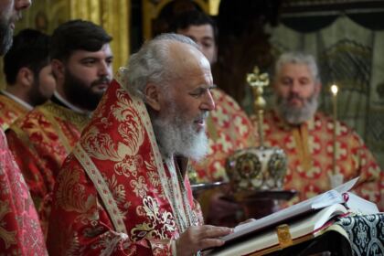Rugăciune şi filantropie la Catedrala Arhiepiscopală din Galaţi – fotografia 38
