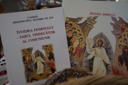 Daruri cu produse tradiţionale de Paști, oferite cadrelor medicale aflate la datorie în noaptea de Înviere şi persoanelor refugiate – fotografia 3