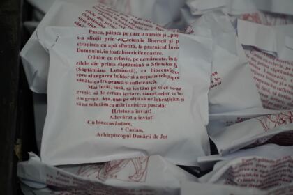 Daruri cu produse tradiţionale de Paști, oferite cadrelor medicale aflate la datorie în noaptea de Înviere şi persoanelor refugiate – fotografia 11