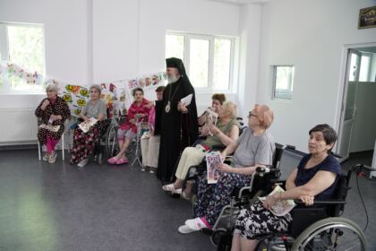 Rugăciune, comuniune şi daruri pentru cadrele medicale şi semenii bolnavi – fotografia 10