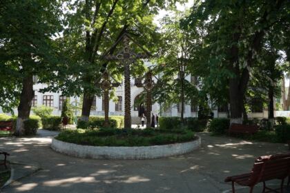 Momente de recunoştinţă pentru Episcopul Melchisedec Ştefănescu, la Seminarul Teologic din Galaţi – fotografia 2