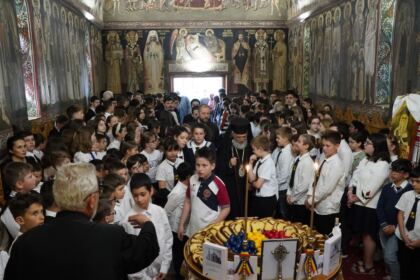 Momente de recunoştinţă pentru Episcopul Melchisedec Ştefănescu, la Seminarul Teologic din Galaţi – fotografia 7