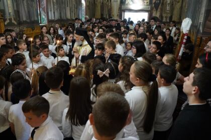 Momente de recunoştinţă pentru Episcopul Melchisedec Ştefănescu, la Seminarul Teologic din Galaţi – fotografia 14