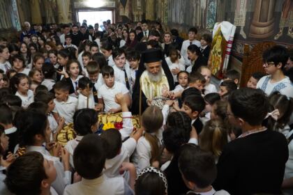 Momente de recunoştinţă pentru Episcopul Melchisedec Ştefănescu, la Seminarul Teologic din Galaţi – fotografia 15