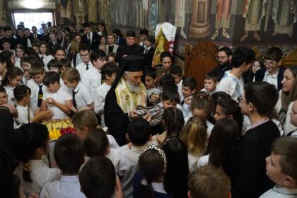 Momente de recunoştinţă pentru Episcopul Melchisedec Ştefănescu, la Seminarul Teologic din Galaţi – fotografia 16