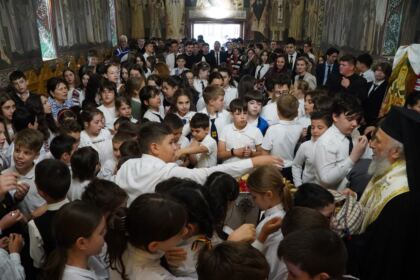 Momente de recunoştinţă pentru Episcopul Melchisedec Ştefănescu, la Seminarul Teologic din Galaţi – fotografia 17