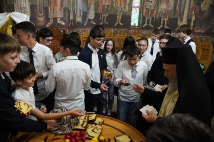 Momente de recunoştinţă pentru Episcopul Melchisedec Ştefănescu, la Seminarul Teologic din Galaţi – fotografia 18