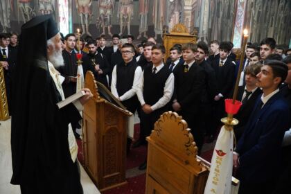 Momente de recunoştinţă pentru Episcopul Melchisedec Ştefănescu, la Seminarul Teologic din Galaţi – fotografia 25