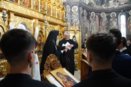 Momente de recunoştinţă pentru Episcopul Melchisedec Ştefănescu, la Seminarul Teologic din Galaţi – fotografia 26