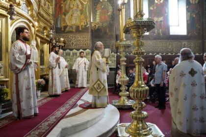 Rugăciune, comuniune şi manifestare a iubirii fraterne în Arhiepiscopia Dunării de Jos – fotografia 17