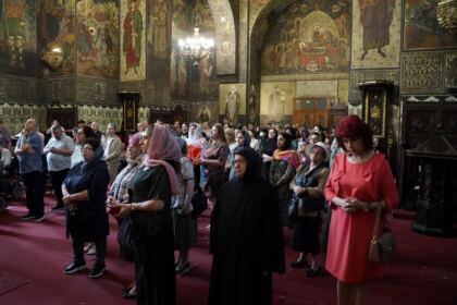 Rugăciune, comuniune şi manifestare a iubirii fraterne în Arhiepiscopia Dunării de Jos – fotografia 18