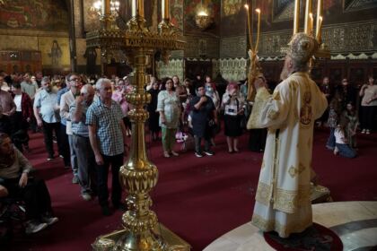 Rugăciune, comuniune şi manifestare a iubirii fraterne în Arhiepiscopia Dunării de Jos – fotografia 21