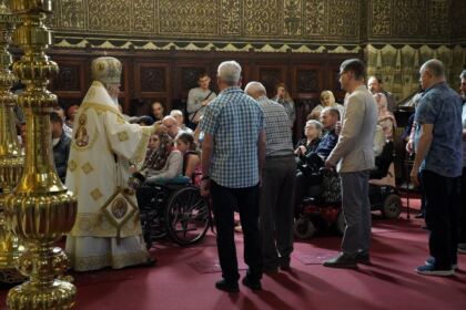 Rugăciune, comuniune şi manifestare a iubirii fraterne în Arhiepiscopia Dunării de Jos – fotografia 23